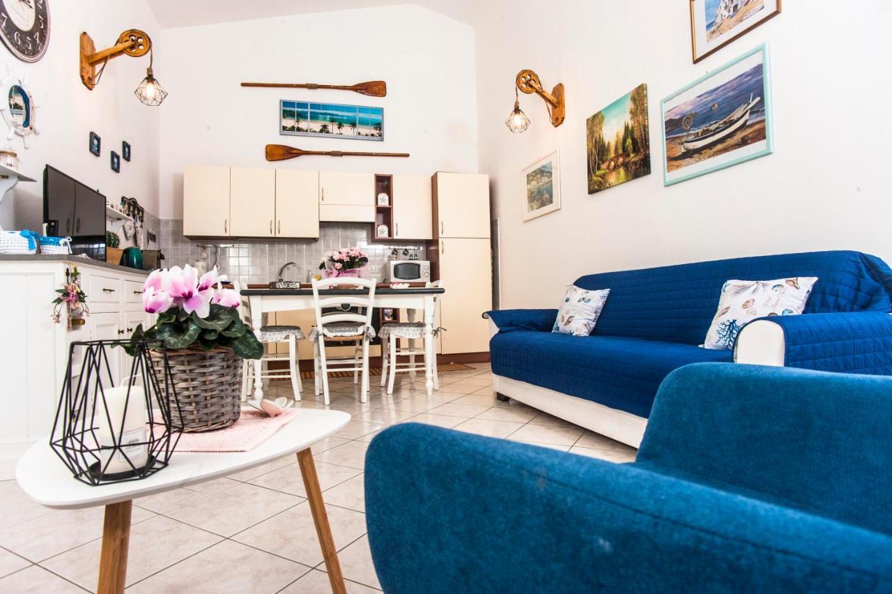 Casa Vacanze Luna Пула Экстерьер фото